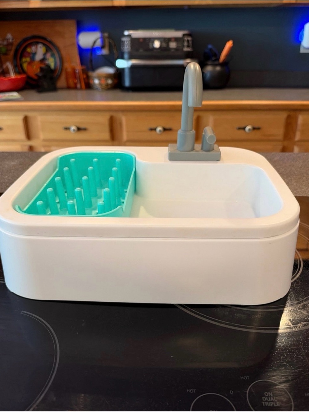 Kids Play Sink Dish Rack Toy in White and Teal